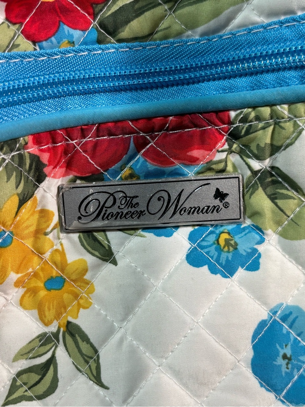The Pioneer Woman Sweet Rose Weekender Floral Quilted Carry On Travel Bag - Picture 2 of 8